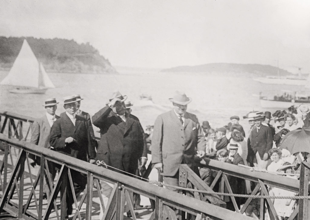 Historic image of President Taft Arriving. Collection of the Bar Harbor Inn.